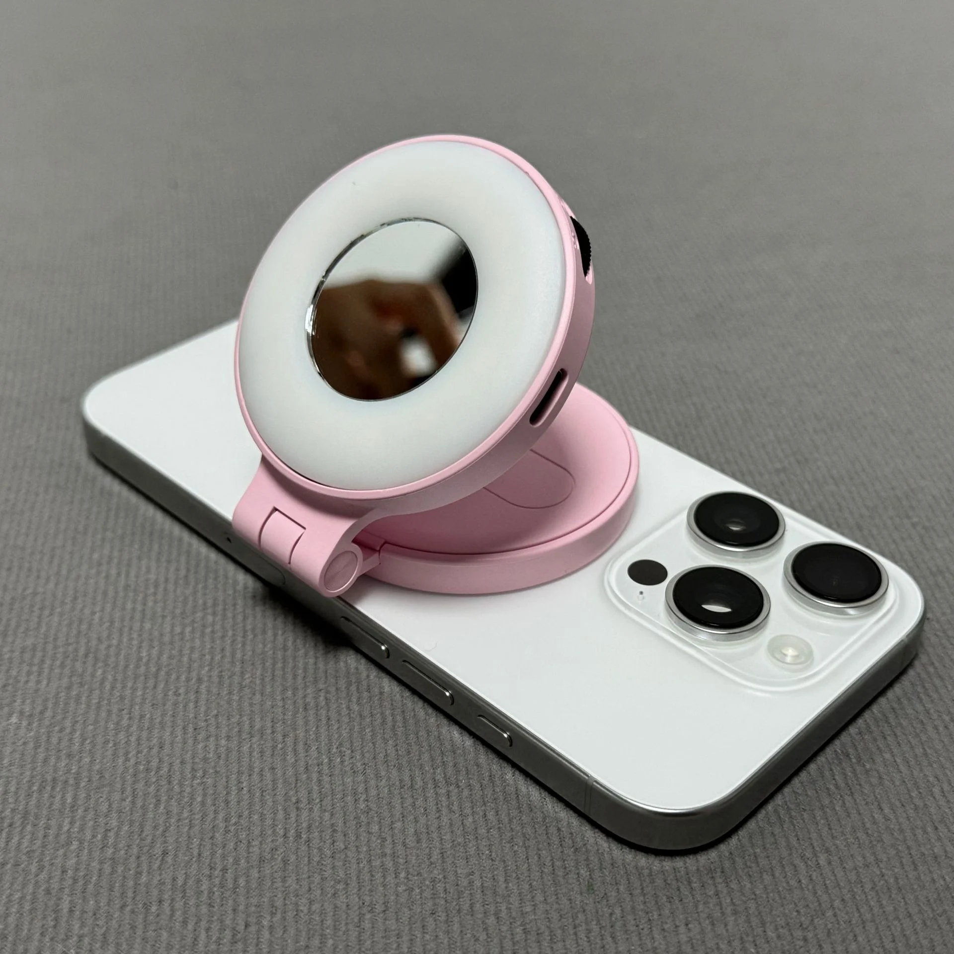  3-in-1 Magnetic Beauty Selfie Light for Phones